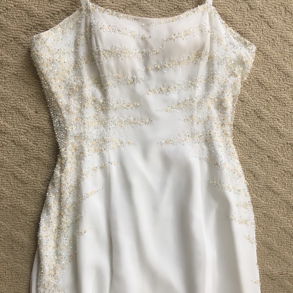 Gown - Picture 6 of 8